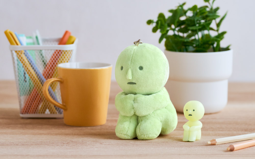 SMISKI Plush Key Chain　Hugging Knees / Hanging